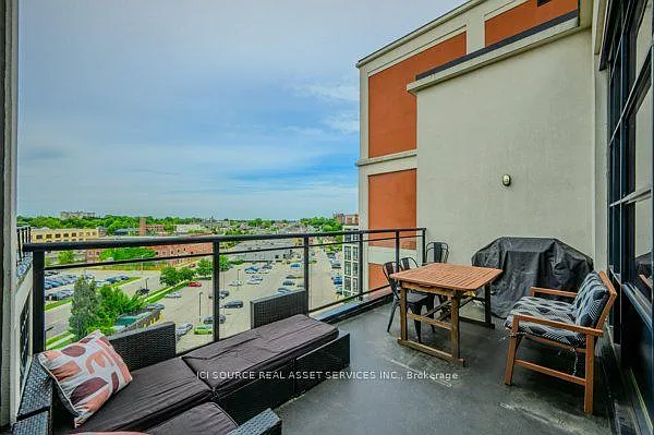 410 King St W #609 — Photo 9
