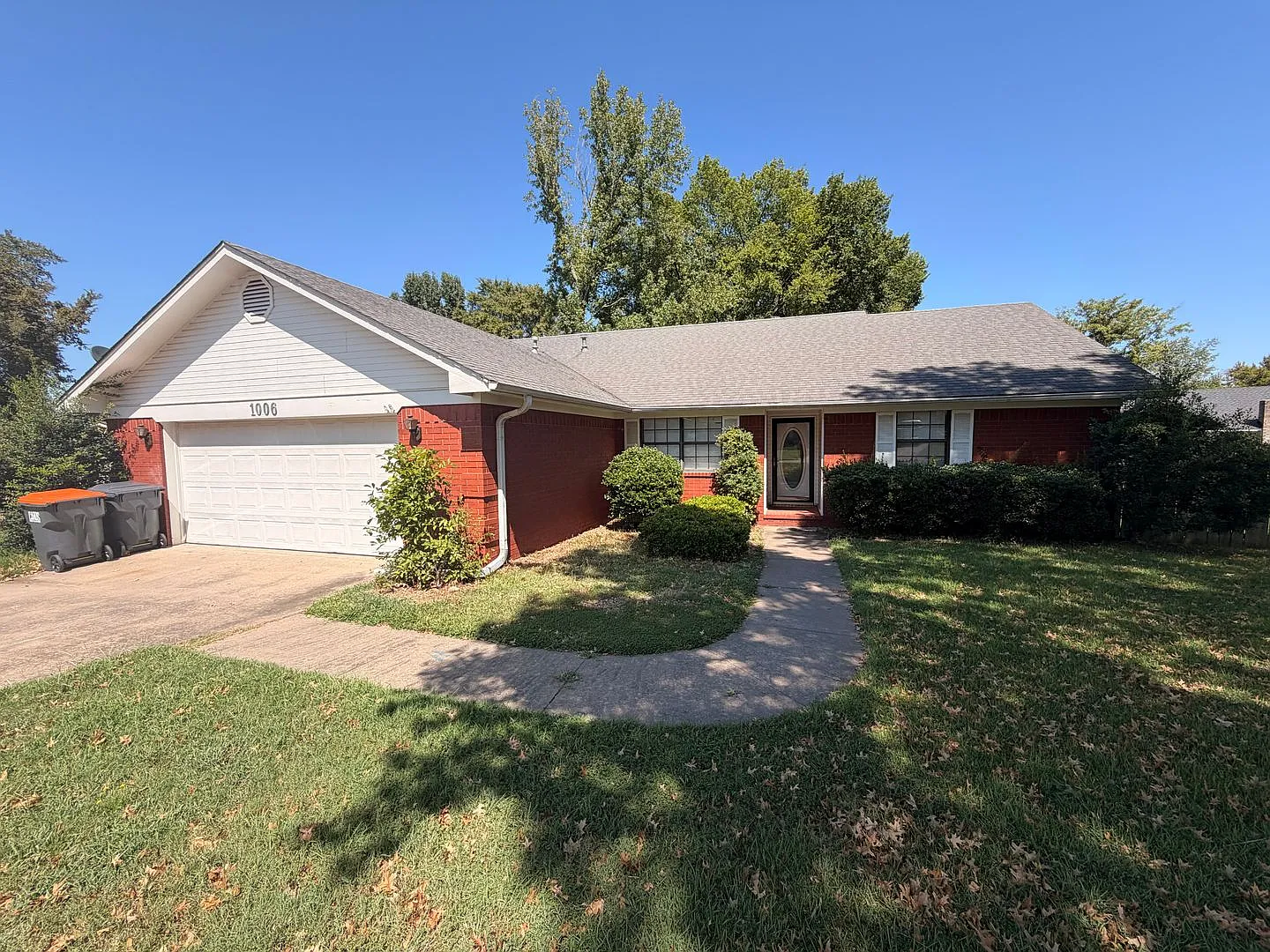 This 3-bedroom, 2-bathroom house on the west side of Russellville, AR — Photo 1