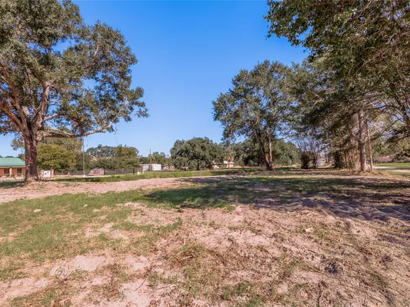 805 W 1st St, Groveton, TX 75845