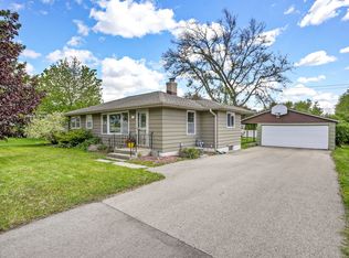 512 Prospect Rd, Waunakee, WI 53597