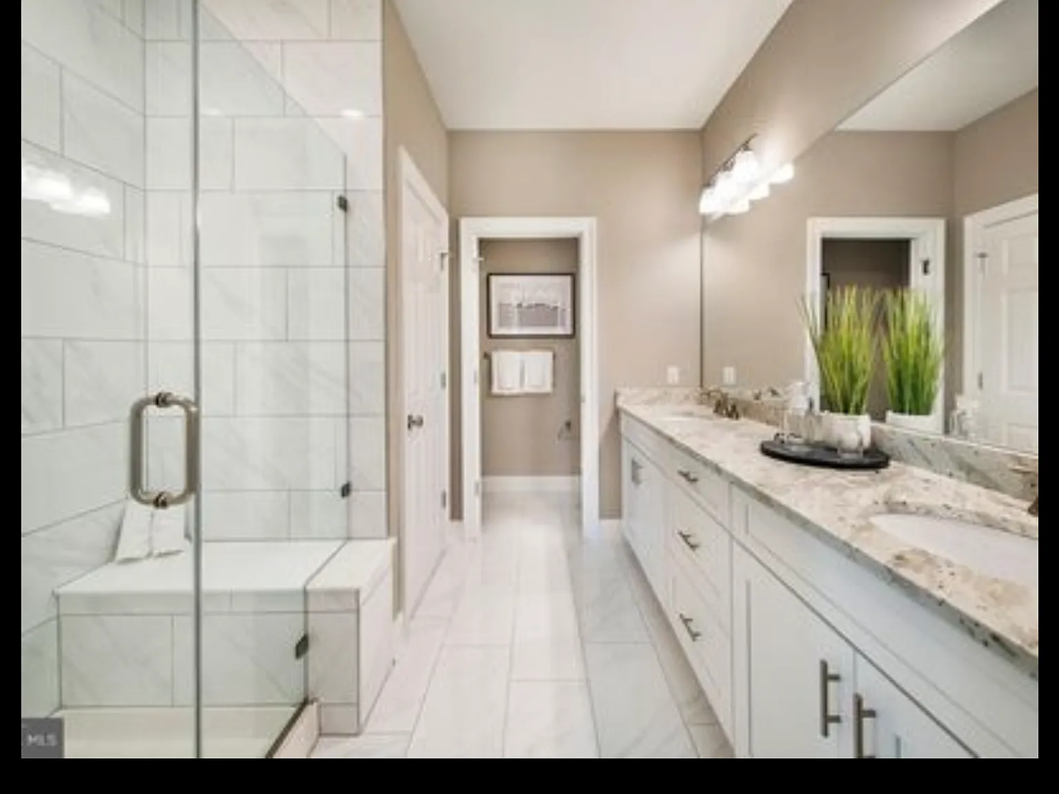 3 bed, 2.5 bath, 3743 sqft, $1,500 — Photo 2