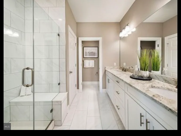 409 Sanctuary Ct — Photo 2