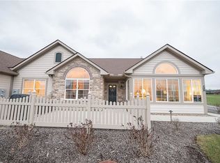 1922 Woods Dr, Streetsboro, OH
