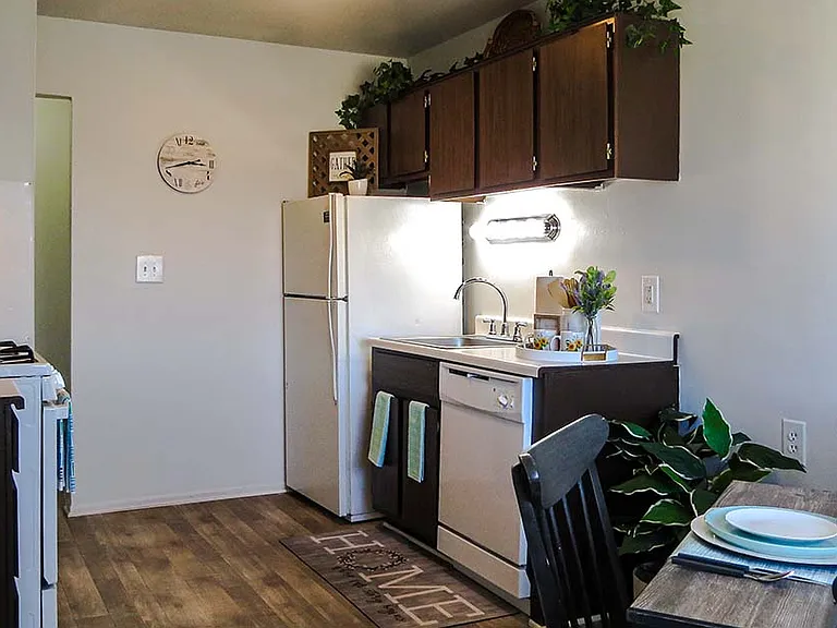 Coppertree Apartments & Townhomes — Photo 3