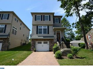 470 Oriole St, Philadelphia, PA 19128