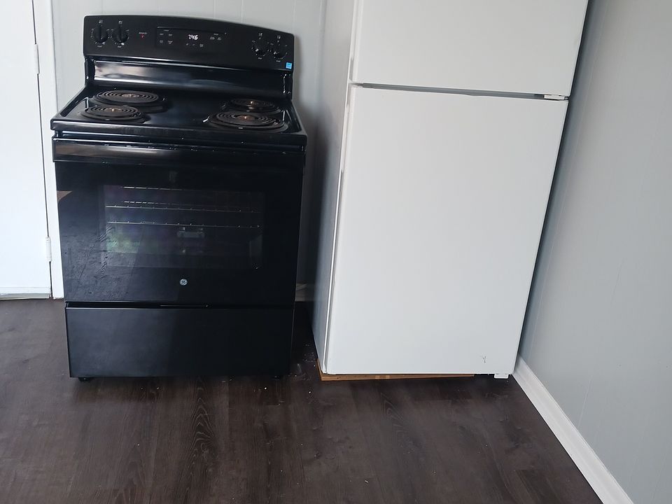 2nd image of 699 Main St APT 7