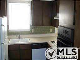 2nd image of 226 Brownwood Ct