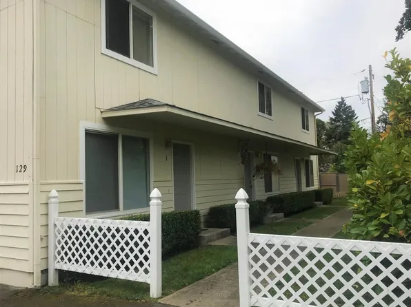129 Odell St APT 2, Eagle Point, OR 97524