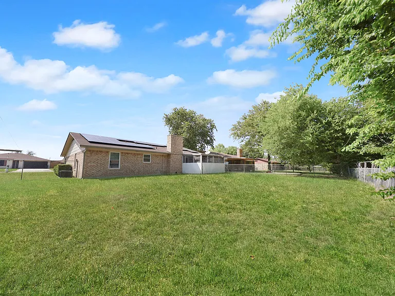 1804 Ruiz Dr — Photo 21