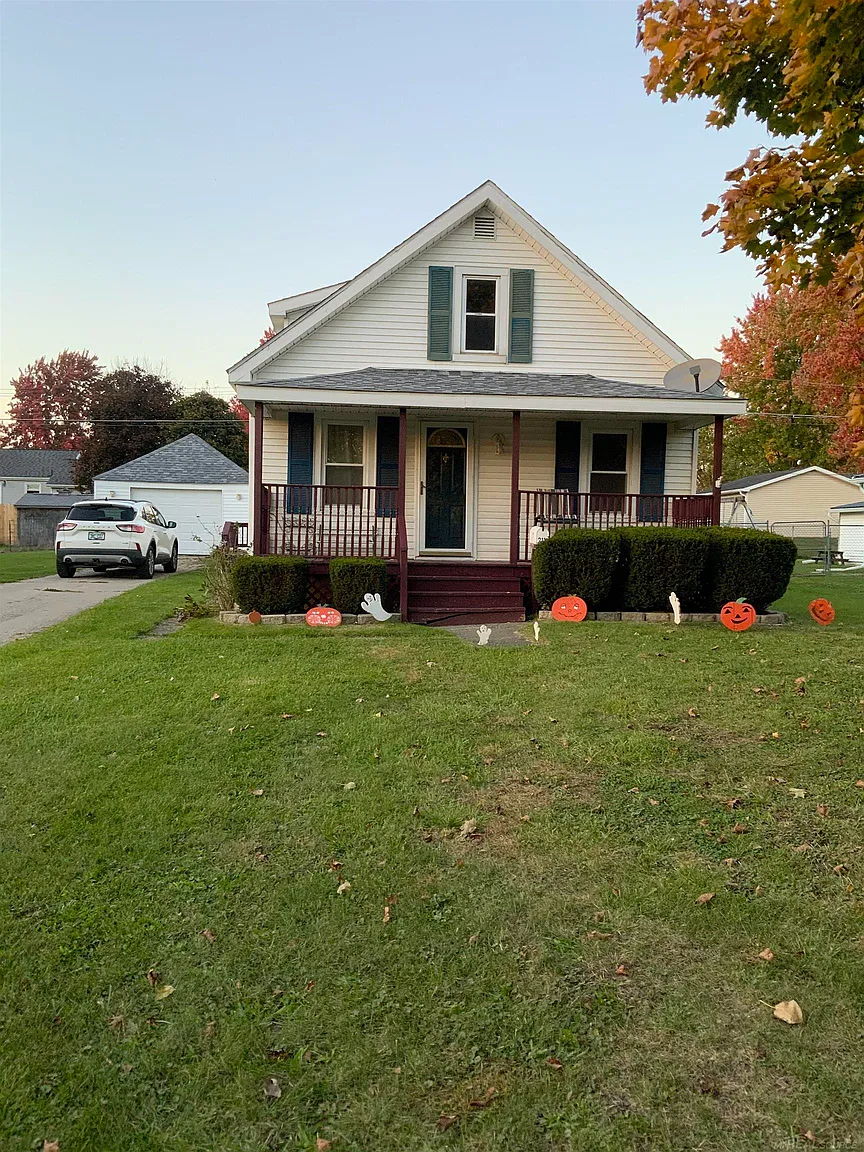 211 Guy St photo 1