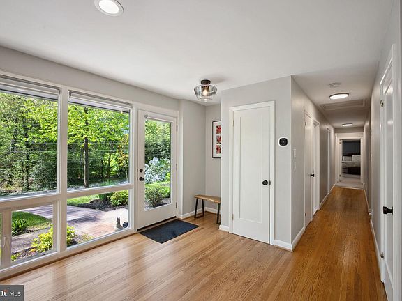 5th image of 8522 & 8520 Forest Dr