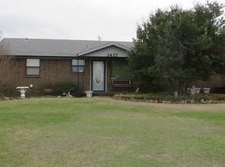 3427 W Country Club Rd, Chickasha, OK 73018
