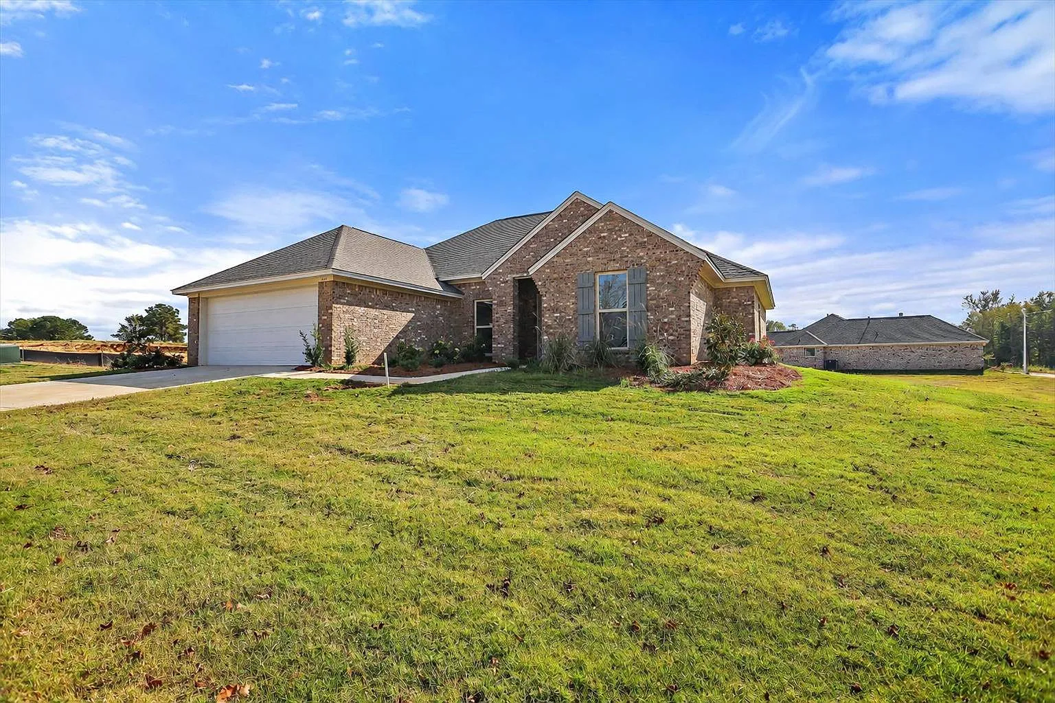 4 bed, 2.0 bath, 1788 sqft, $2,300 — Photo 2