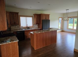 4720 Leprechaun Ln, Cedar Rapids, IA 52411