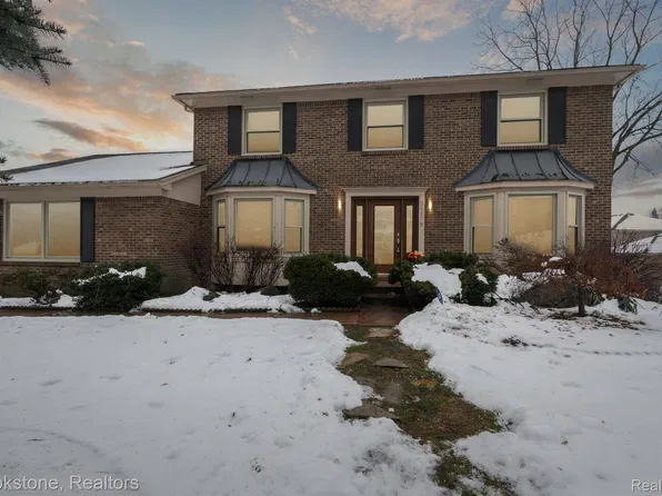 36875 Chesapeake Rd, Farmington Hills, MI 48335