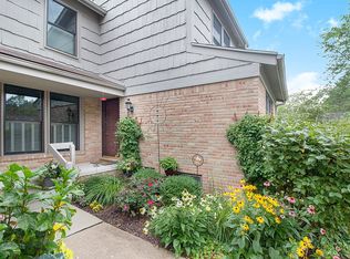 2252 Rivenoak Ct, Ann Arbor, MI 48103