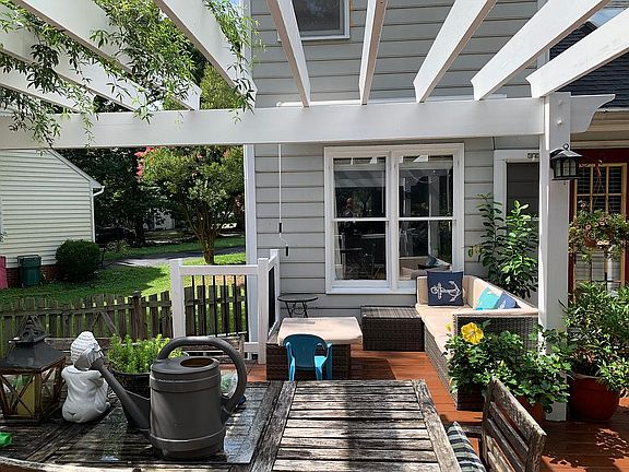 2nd image of 10801 Hurley Ct