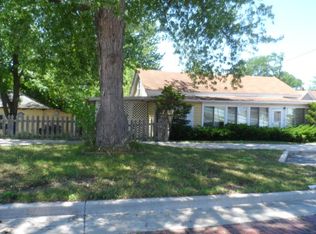 417 W York St, Brook, IN 47922