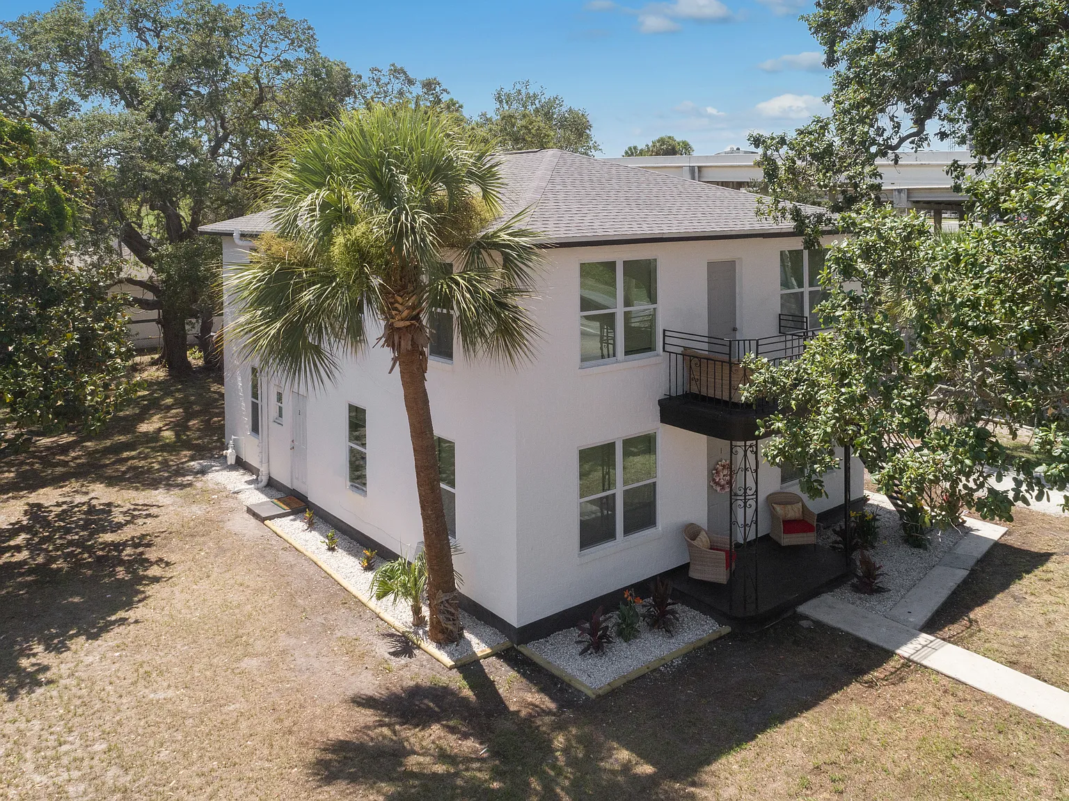 2 bed, 775 sqft, $1,995 — Photo 1