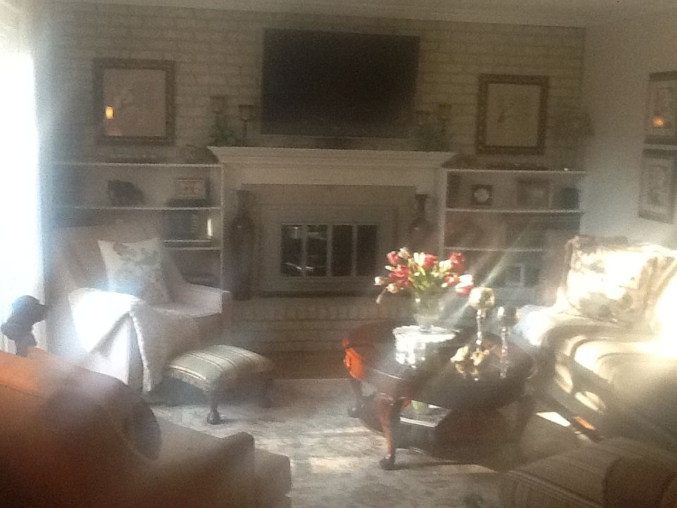 2nd image of 2123 Meadow Brook Rd