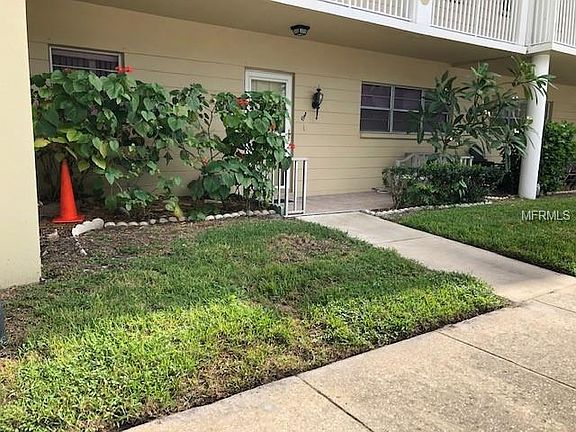 3rd image of 2321 Ecuadorian Way APT 1