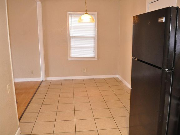 4th image of 505 E Parks Ave