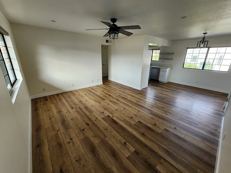 157 W Ash Ave #E — Photo 3