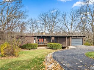 1548 Chestnut St, Elgin, IL 60120