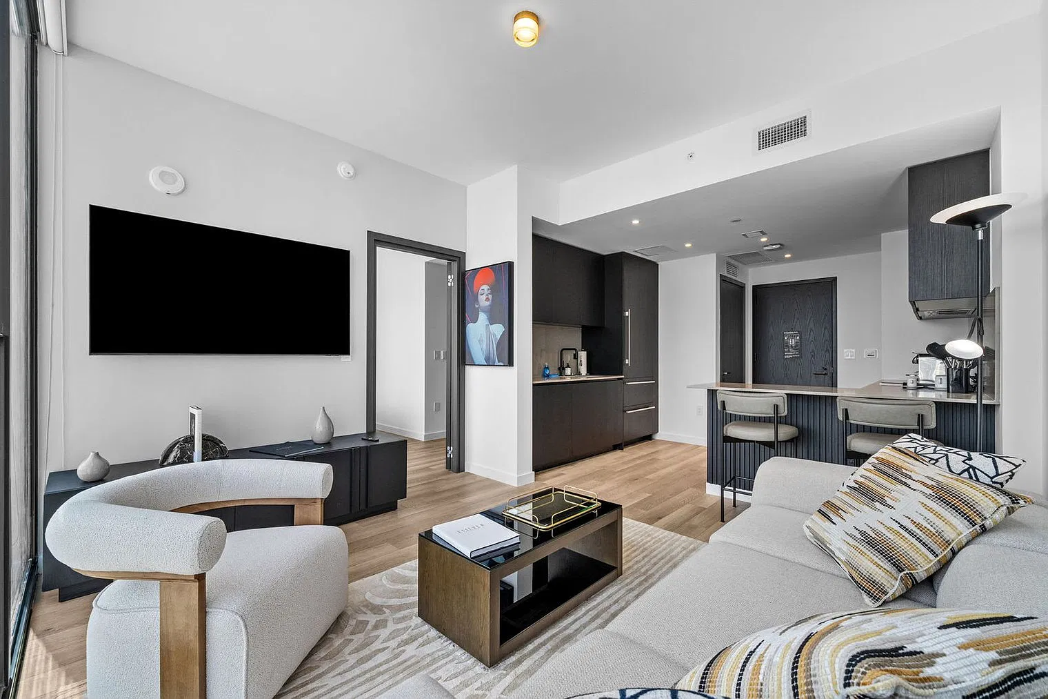 1 bed, 1.0 bath, 7997 sqft, $9,151 — Photo 2