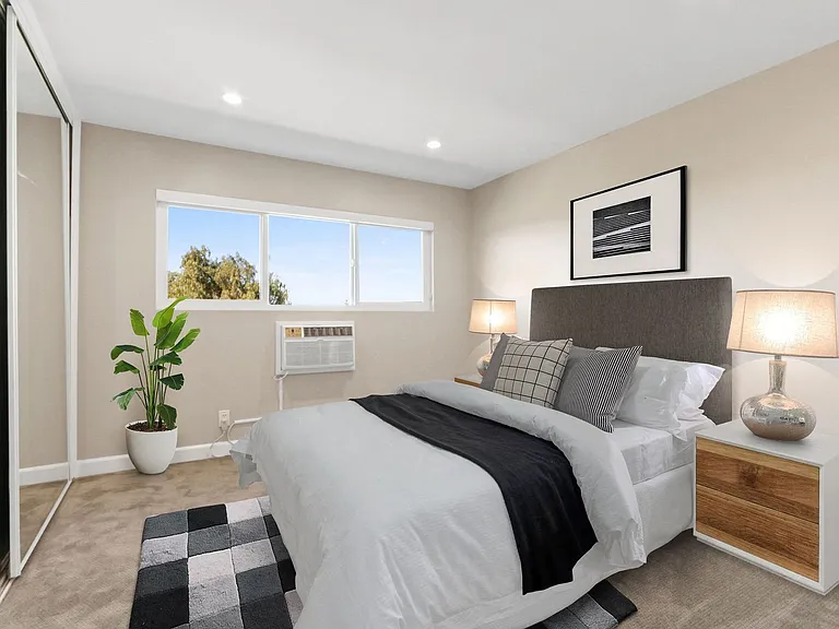 Sepulveda West Apartments — Photo 19