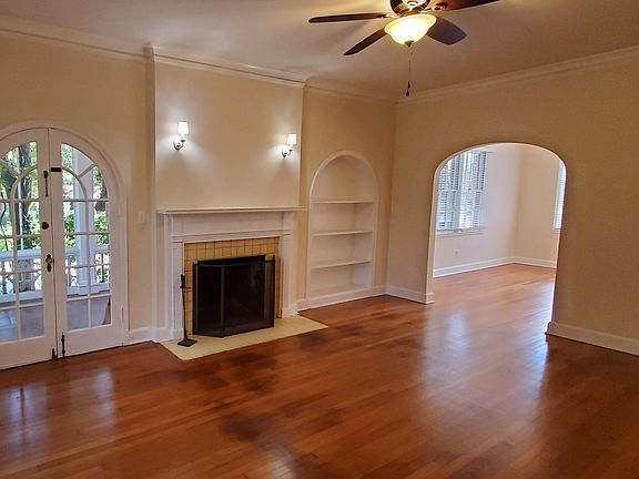 Large Living room with fireplace