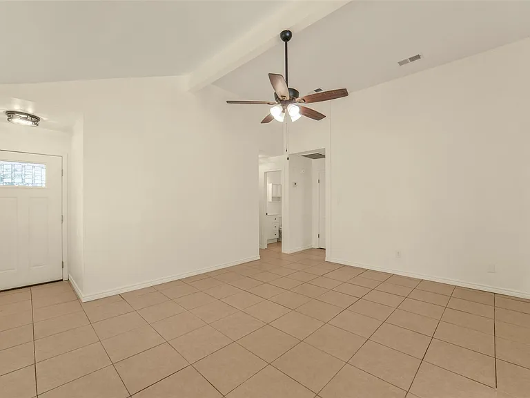 18147 Dinner Creek Dr — Photo 8