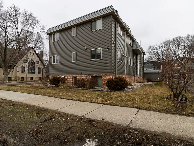 107 Grove St — Photo 16