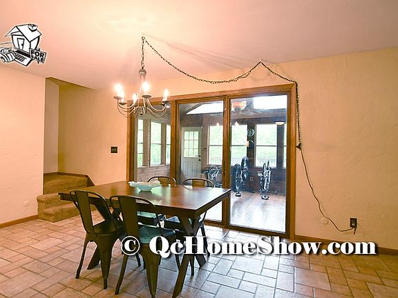 16 x 9 Dining Room
