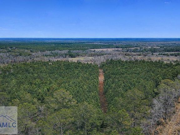 3rd image of 4 Reddish Rd