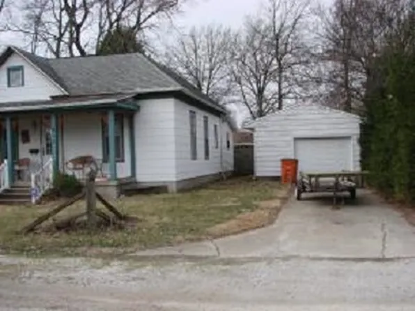 615 S Washington St, Sullivan, IL 61951