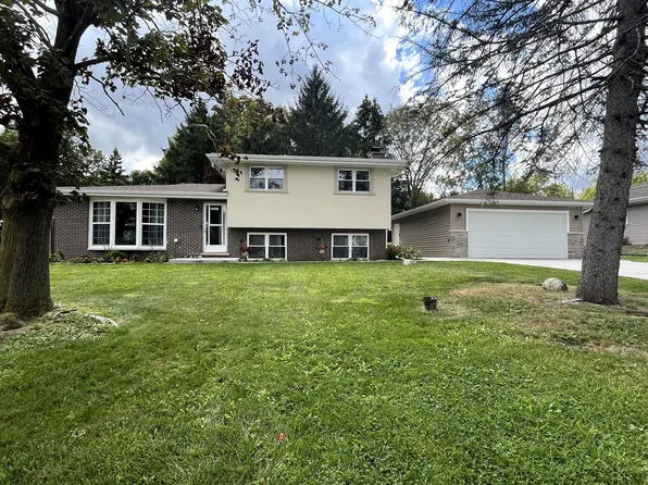 16W311 93rd Pl, Burr Ridge, IL 60527