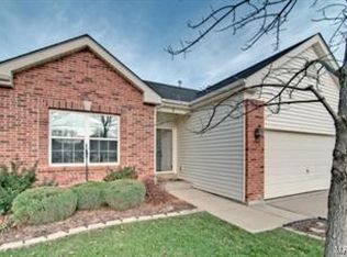 2 Ridgemont Cir, Saint Louis, MO 63129