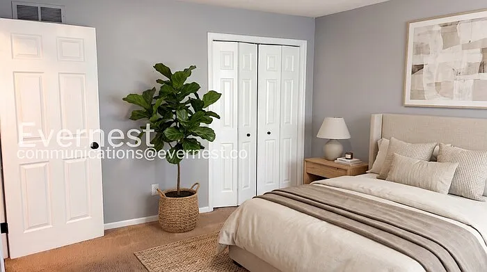 1808 Riverview Dr — Photo 4