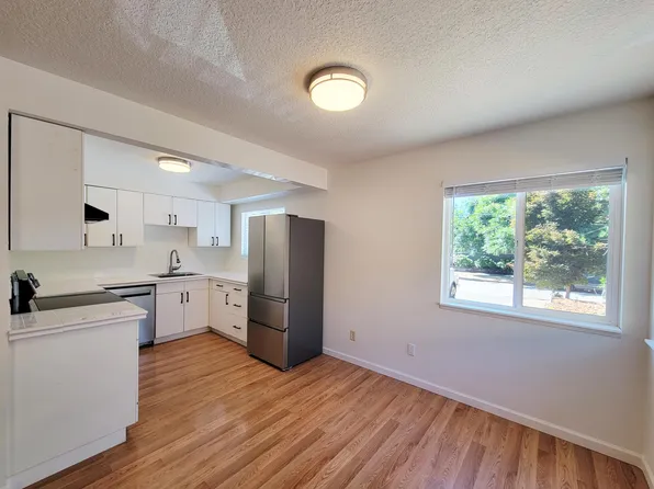 3360 SE 15th Ave, Portland, OR 97202