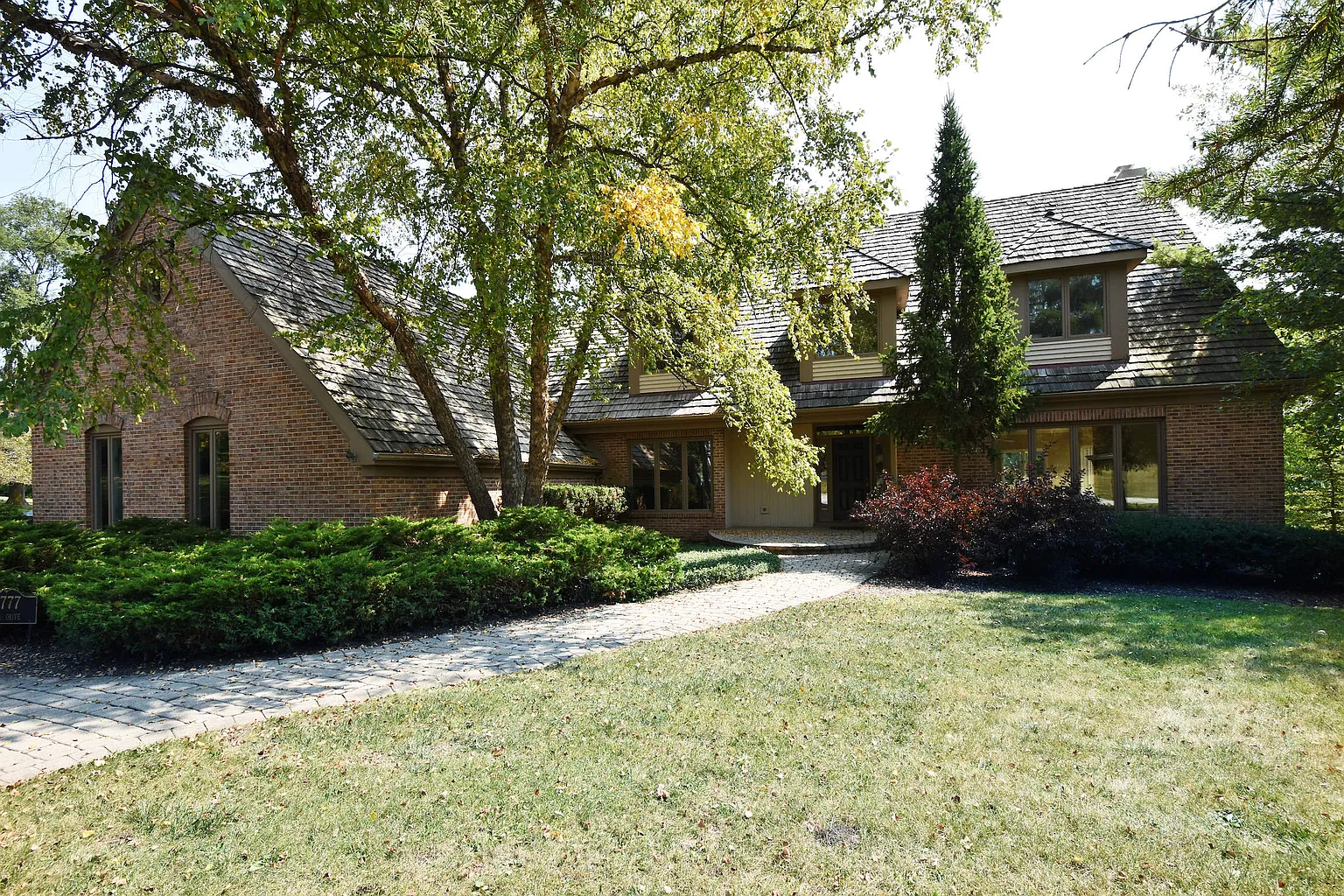 20777 N Laurel Dr photo 1
