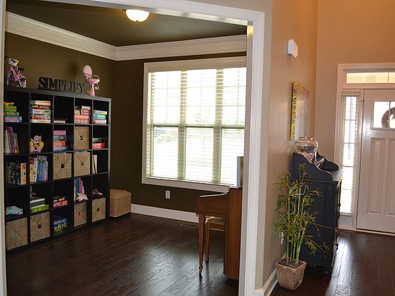 Study/ Formal Living Room