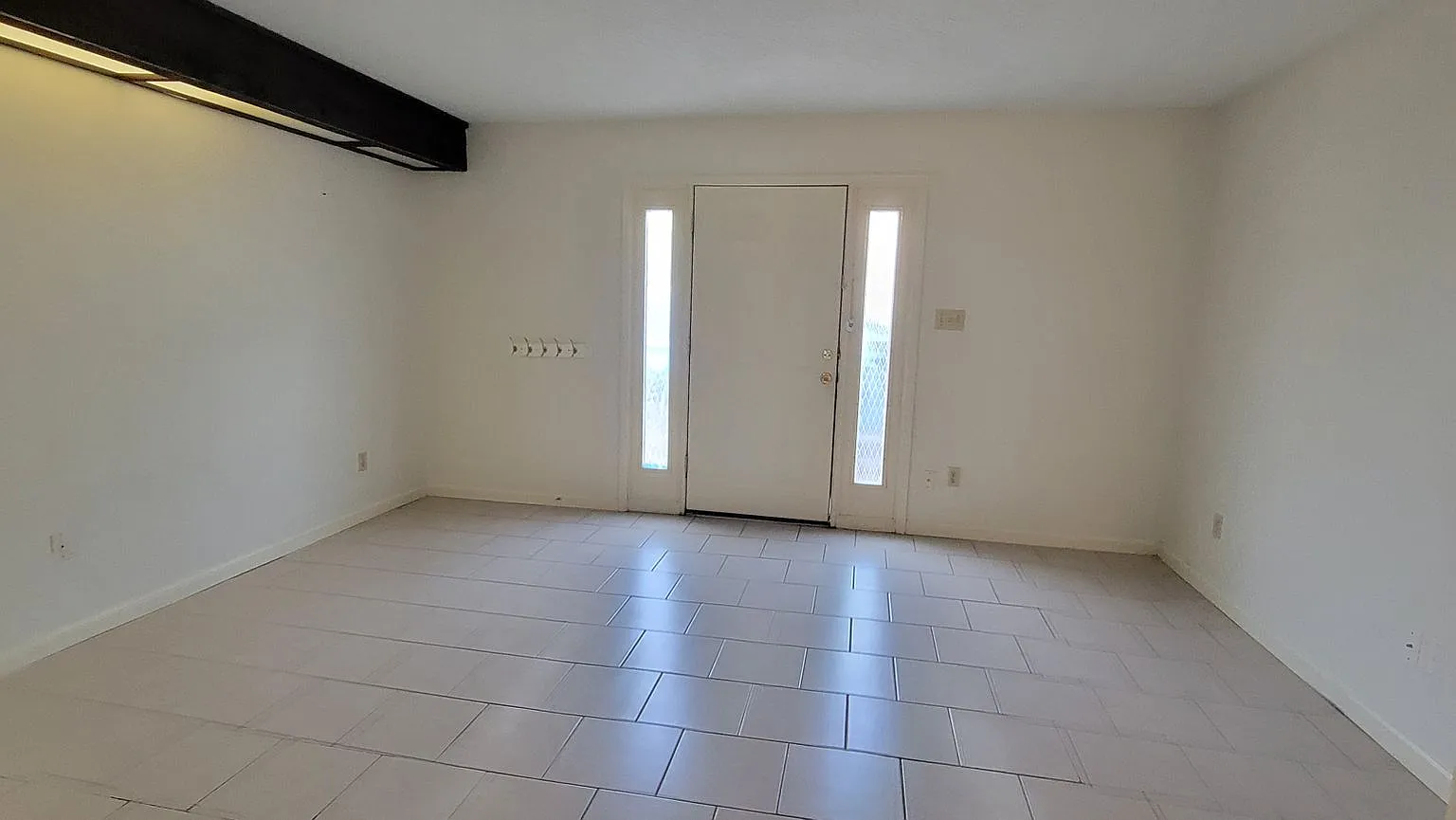 1221 W. Hopkins St — Photo 3