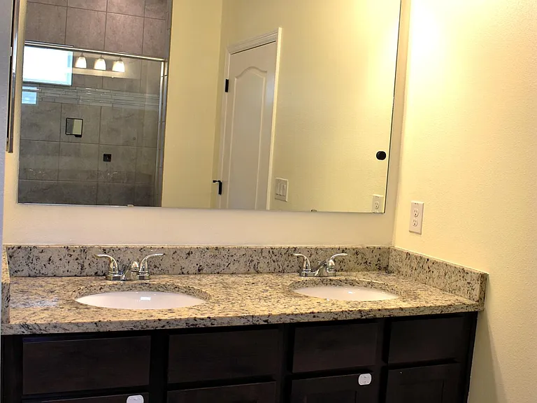 1217 SW Marmore Ave — Photo 13