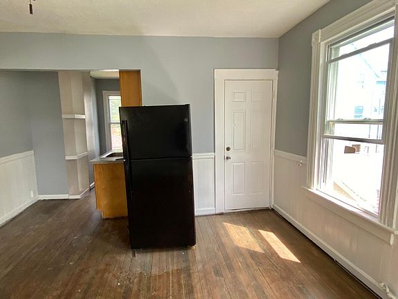 4th image of 251 Fairview St Floor 2