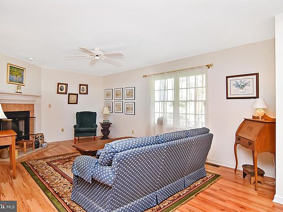 3rd image of 100 Drexel Ct
