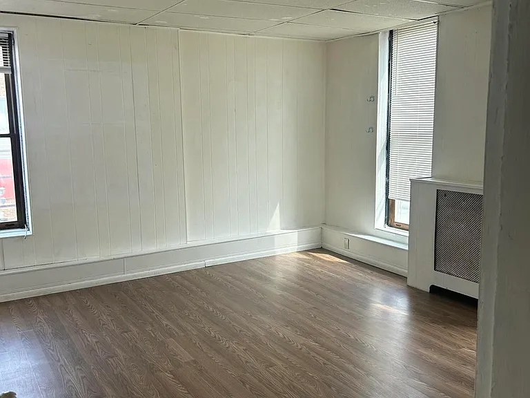 300 Ontario St #2 — Photo 7