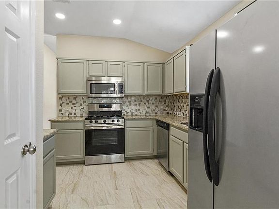 3rd image of 1134 Kentra Dr