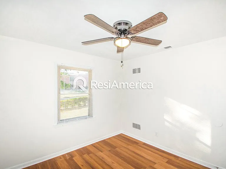 3820 Bishops Bridge Rd — Photo 9