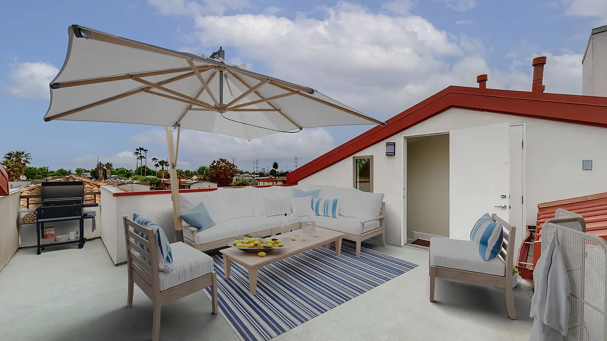 Private rooftop deck - 2121 Virginia Ave #109